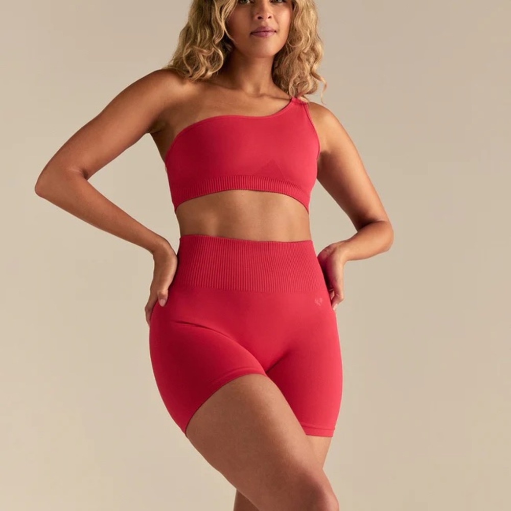 SET ACTIVE Sculptflex One-Shoulder Ribbed Active & High-Waist Shorts Set (518)